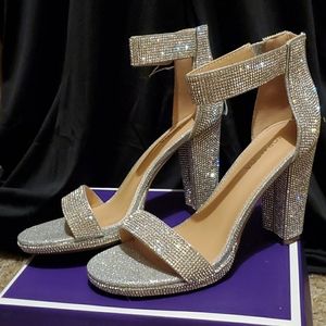 Inclined to shine heels